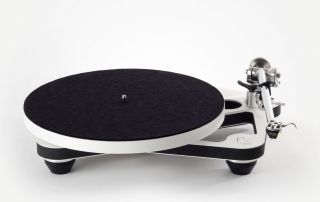 REGA Planar 10 mit P10 PSU Netzteil mit Rega Apheta 3 MC Tonabnehmer